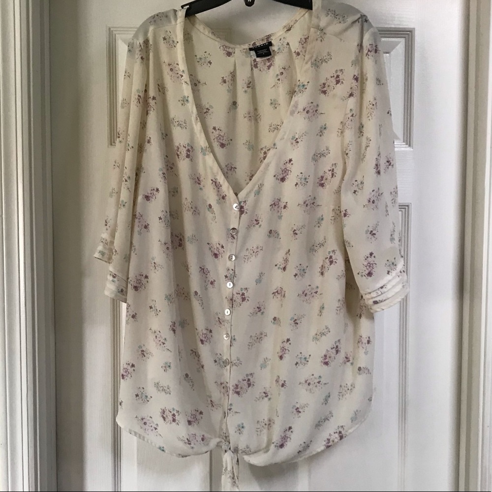 Torrid tie-front button up 3/4 bell-sleeve…